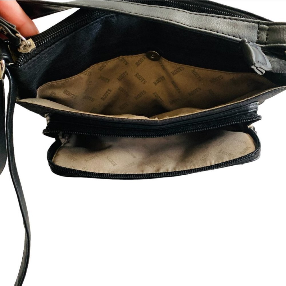 Roots Crossbody Shoulder bag Black And Navy - Picture 4 of 16